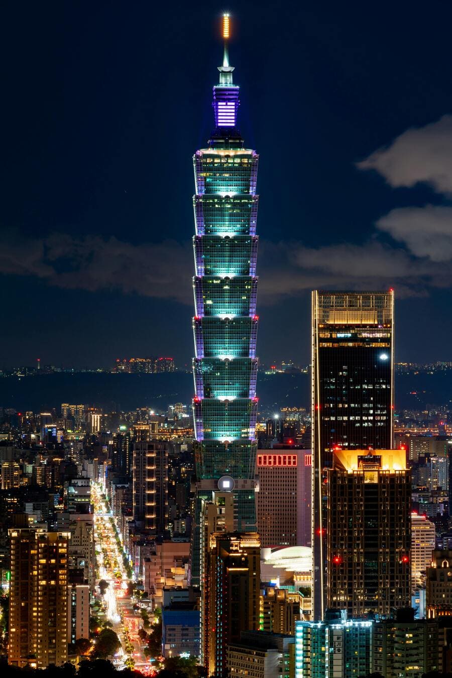 Taipei 101 and cityscape at dusk